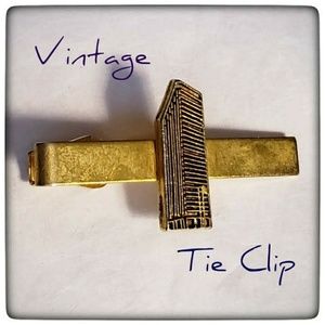 VNTG Gold Tone Black Antiquing Skyscraper Tie Clip